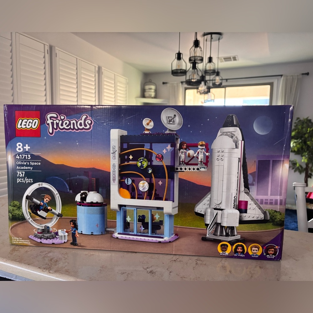 LEGO FRIENDS: Olivia's Space Academy (41713) NEW Sealed